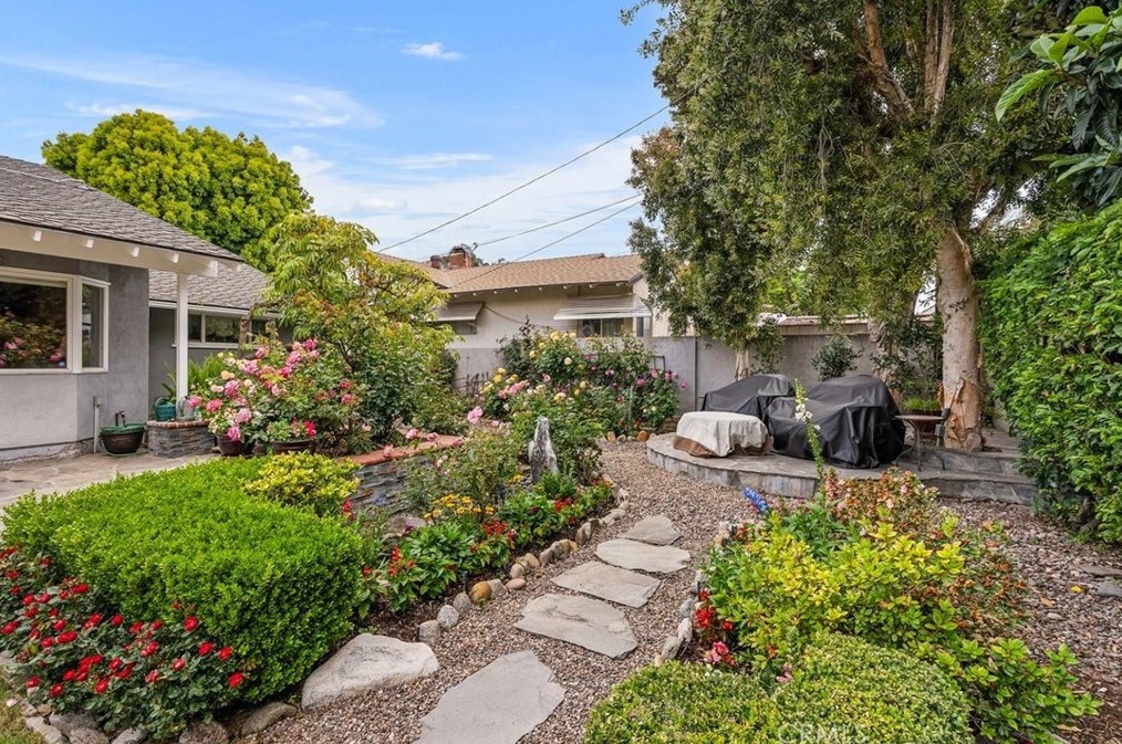 1224 Orange Grv Ave, Orange CA 92867-7027 exterior