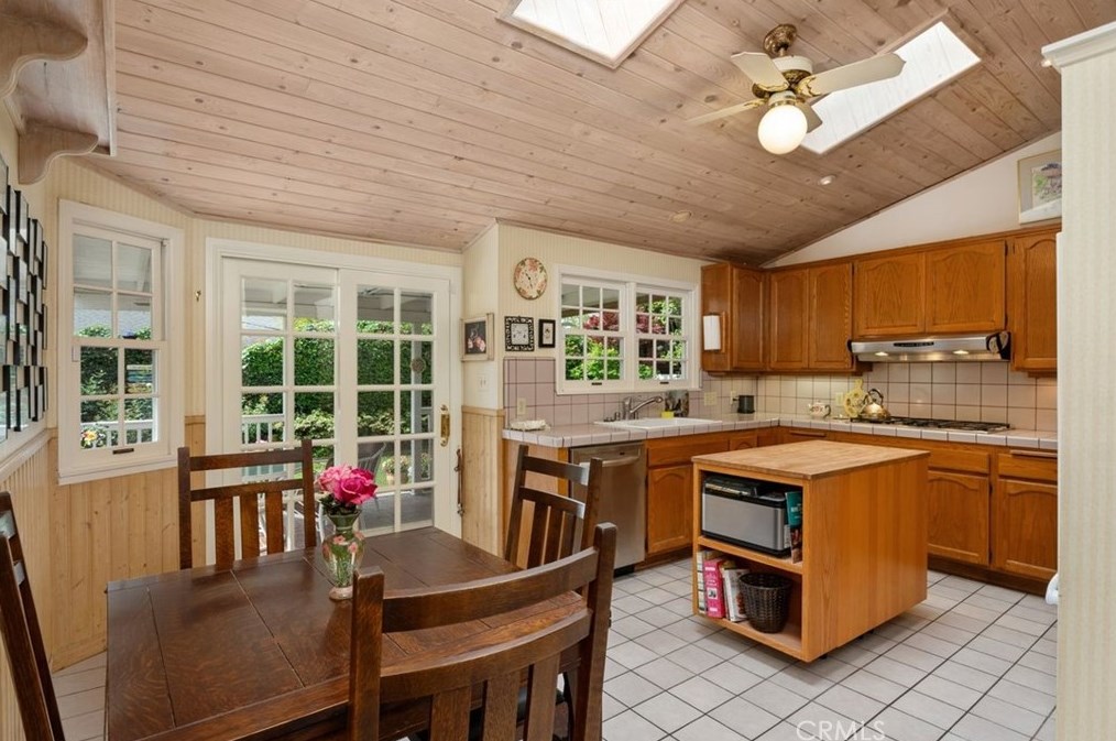 1224 Orange Grv Ave, Orange CA 92867-7027 exterior