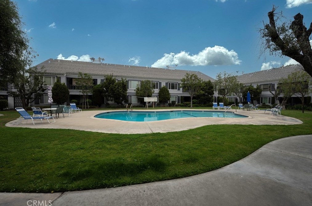 1631 Pomona Ave, Fullerton CA  92832-3401 exterior