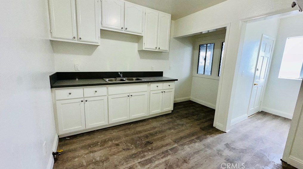 930 11th St, Long Beach CA  90813-3577 exterior