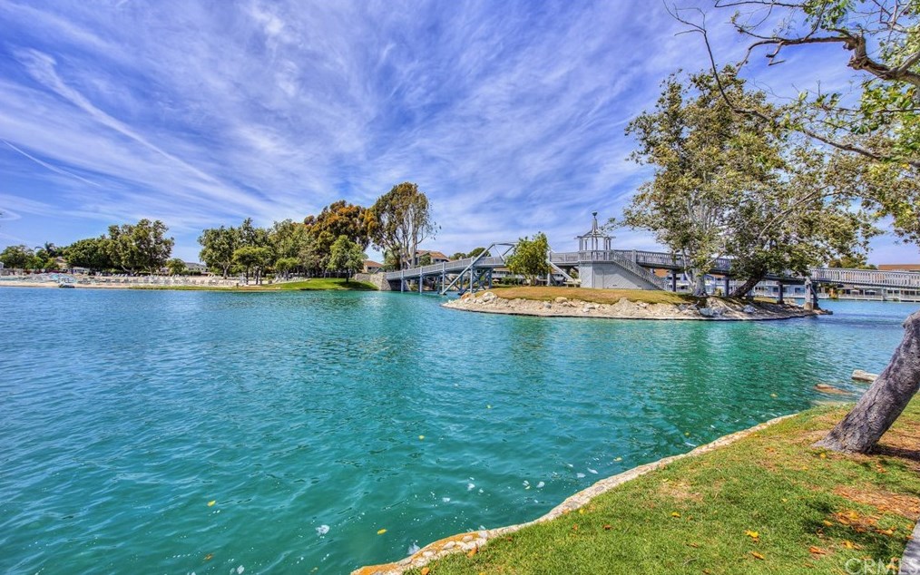 51 Firwood, Irvine CA  92604-4634 exterior
