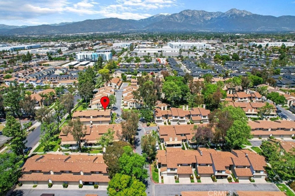 1031 Palmetto Ave, Ontario CA  91762-4940 exterior