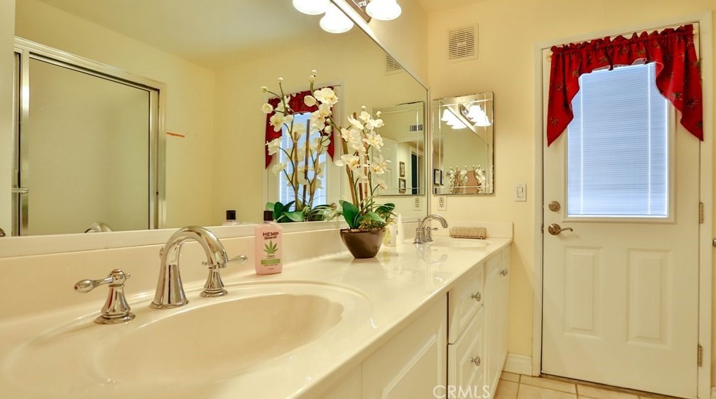 13732 Typee Way, Irvine CA  92620-3272 exterior