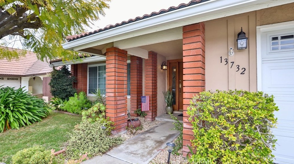 13732 Typee Way, Irvine CA  92620-3272 exterior
