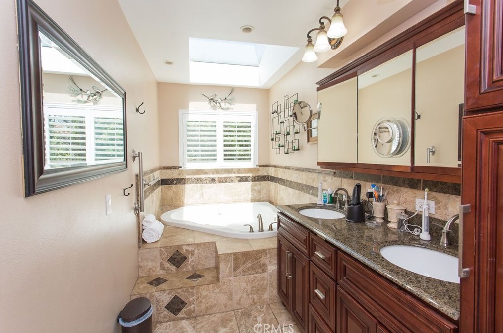 1201 Valencia Mesa Dr, Fullerton CA 92833-2219 exterior