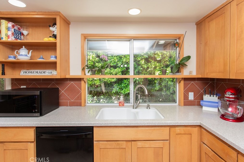 1201 Valencia Mesa Dr, Fullerton CA 92833-2219 exterior