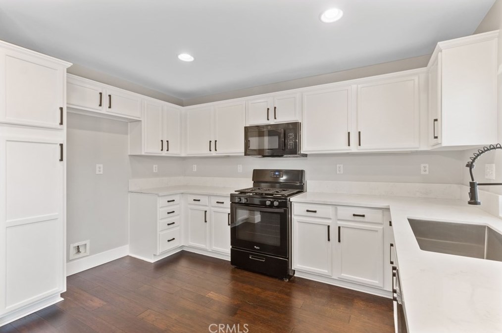 489 Hummingbird Dr, Brea CA 92823-1015 exterior