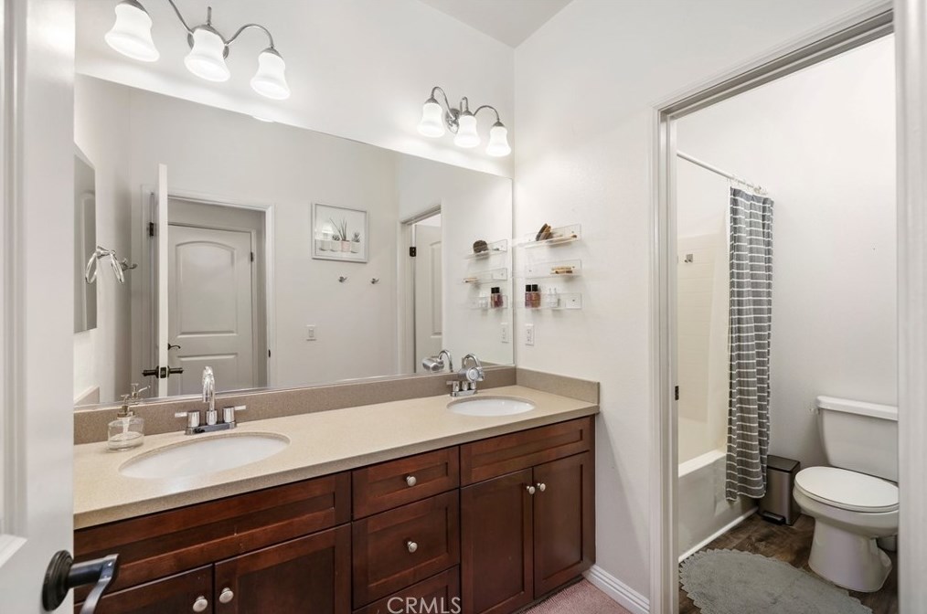 572 Melrose St, Anaheim CA  92805-4710 exterior