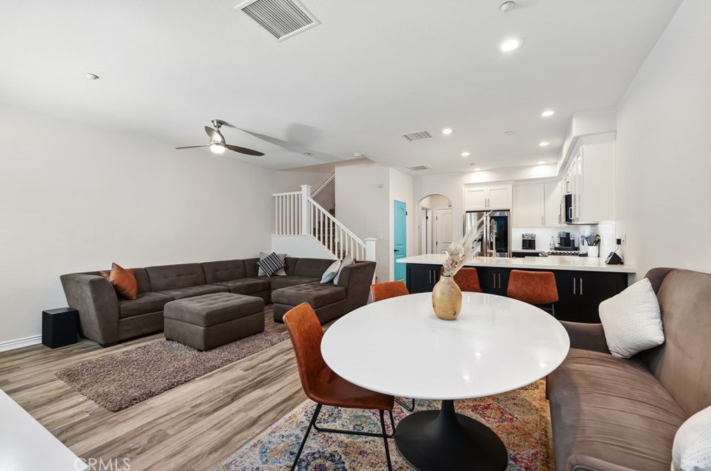 572 Melrose St, Anaheim CA  92805-4710 exterior