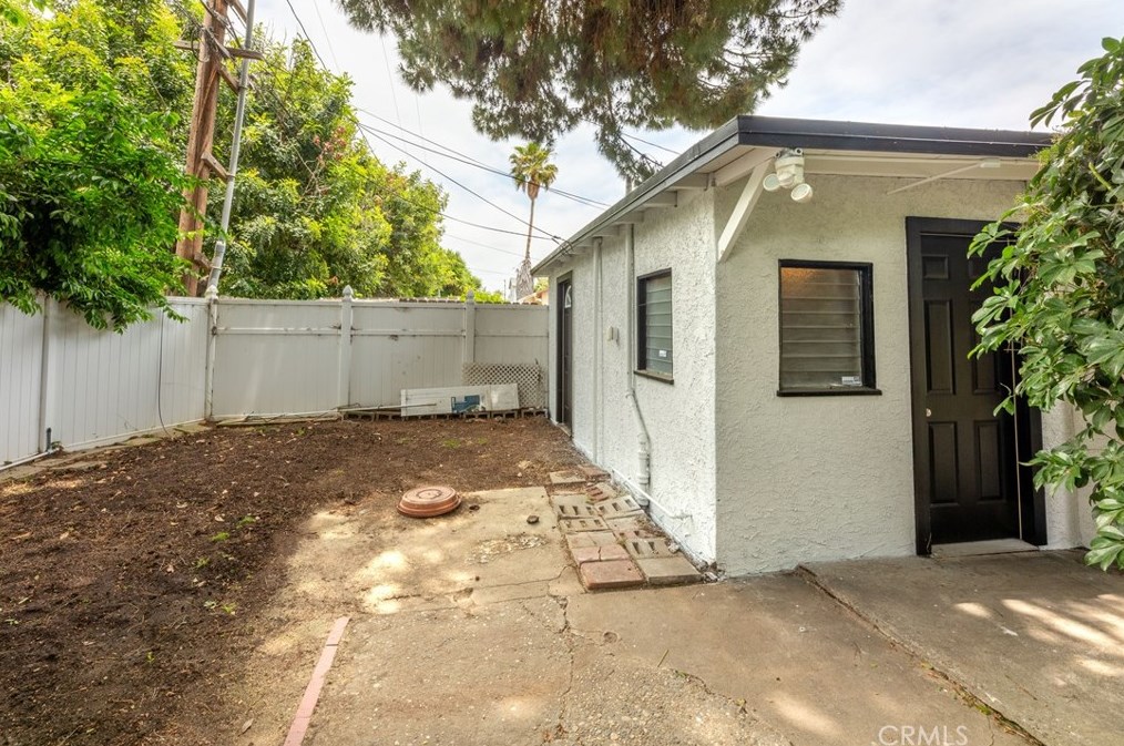 419 46 St, Long Beach CA  90807-1426 exterior