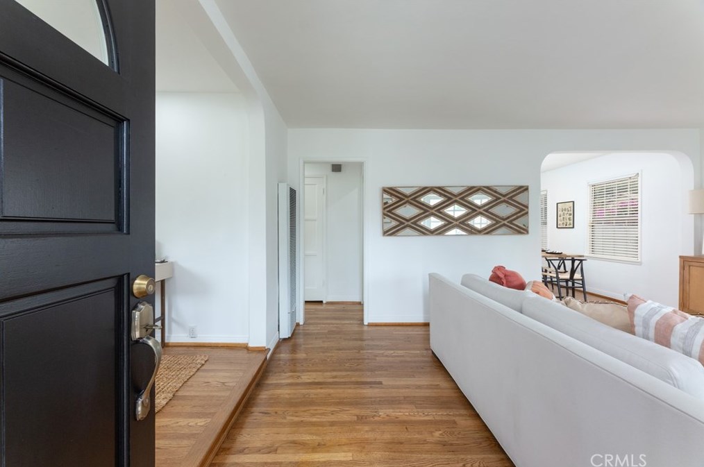 419 46 St, Long Beach CA  90807-1426 exterior