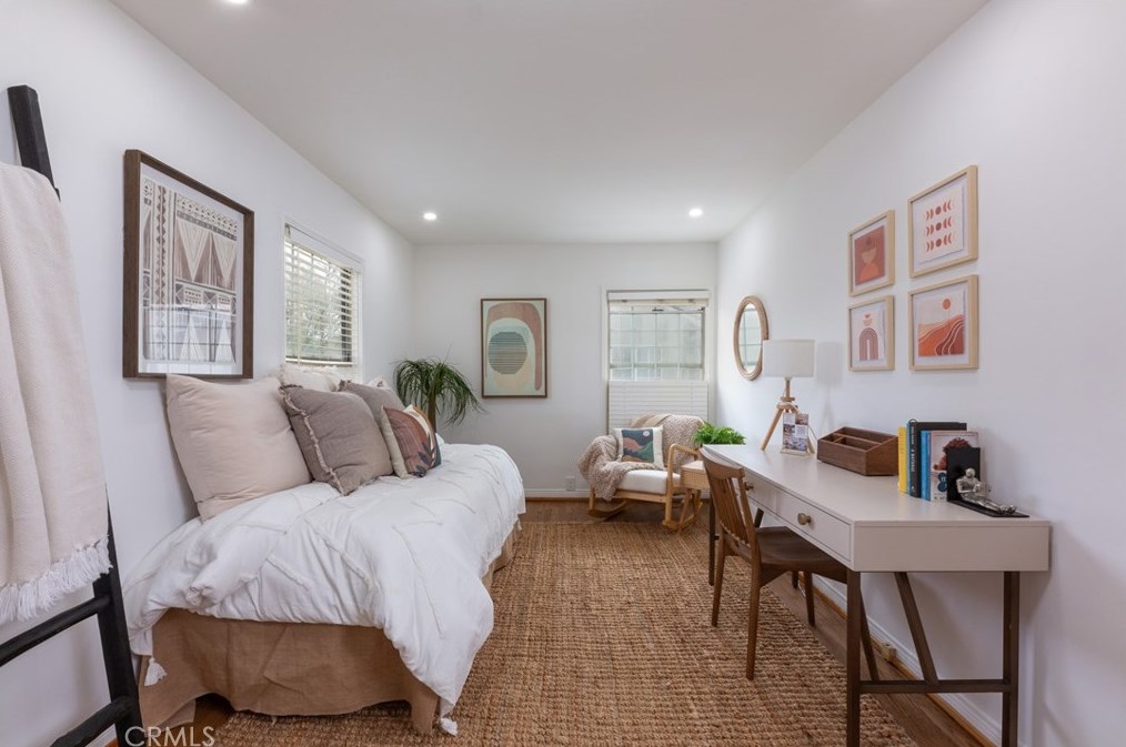 419 46 St, Long Beach CA  90807-1426 exterior