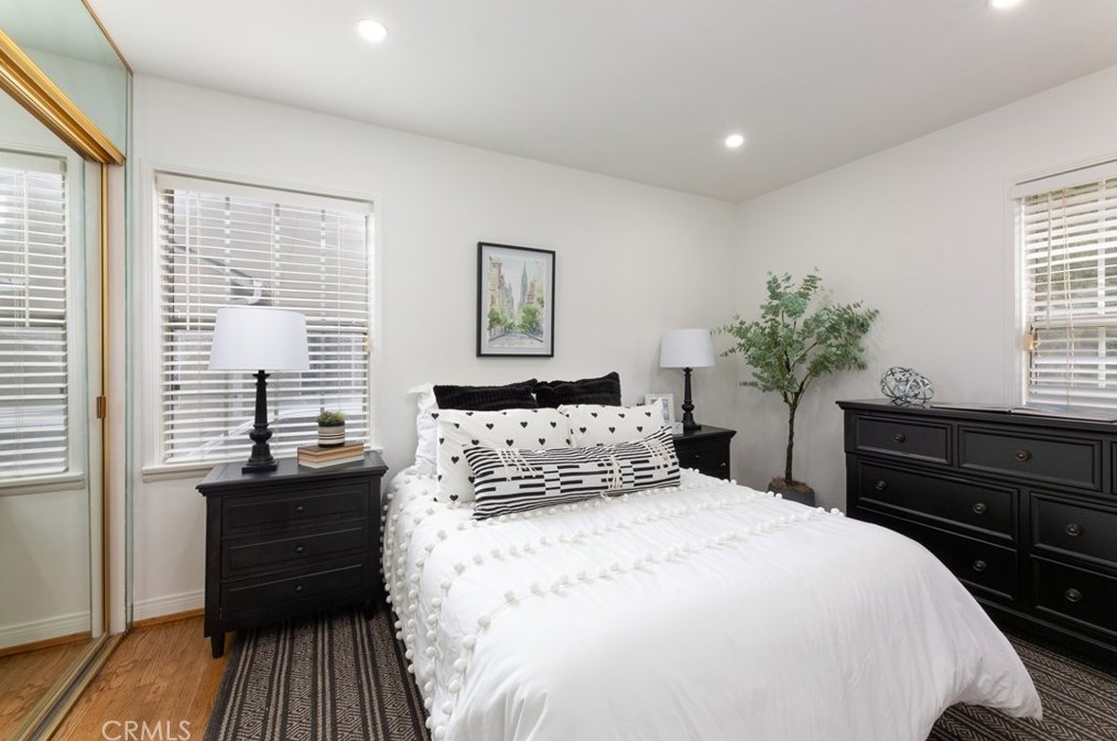 419 46 St, Long Beach CA  90807-1426 exterior