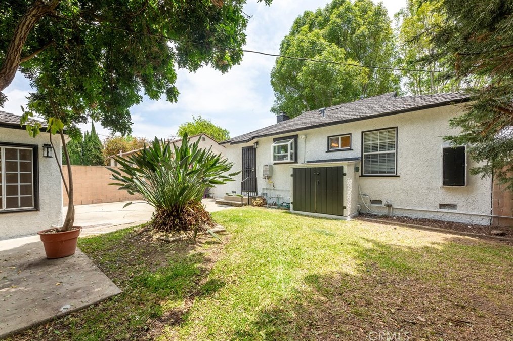 419 46 St, Long Beach CA  90807-1426 exterior