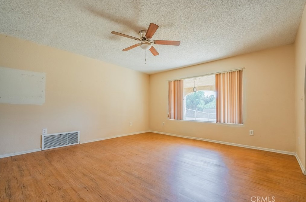 18395 Alexander St, Perris CA 92570-8454 exterior