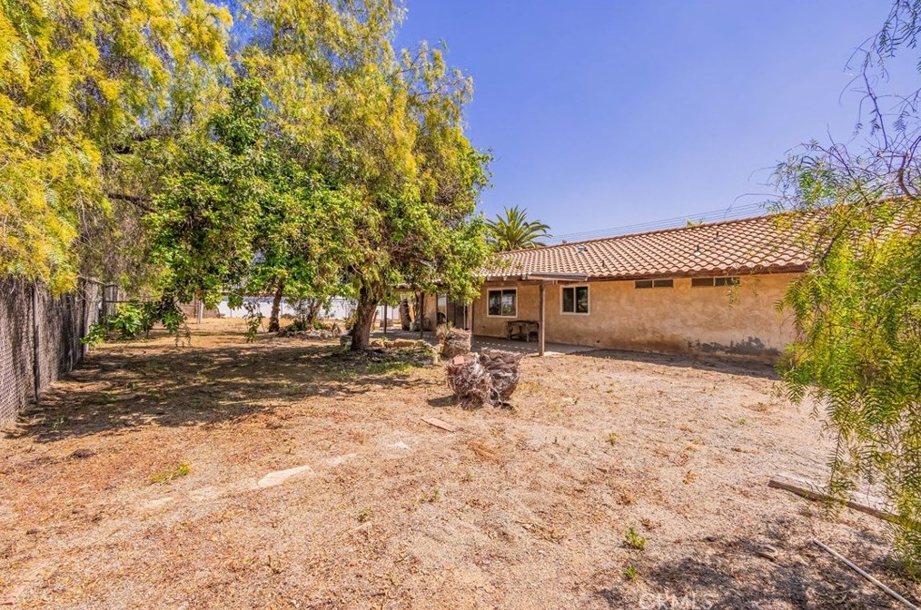 18395 Alexander St, Perris CA 92570-8454 exterior