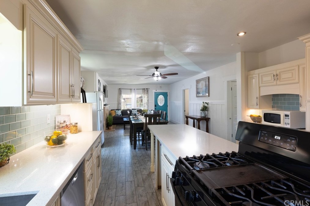 414 Emily St, Anaheim CA  92805-4734 exterior