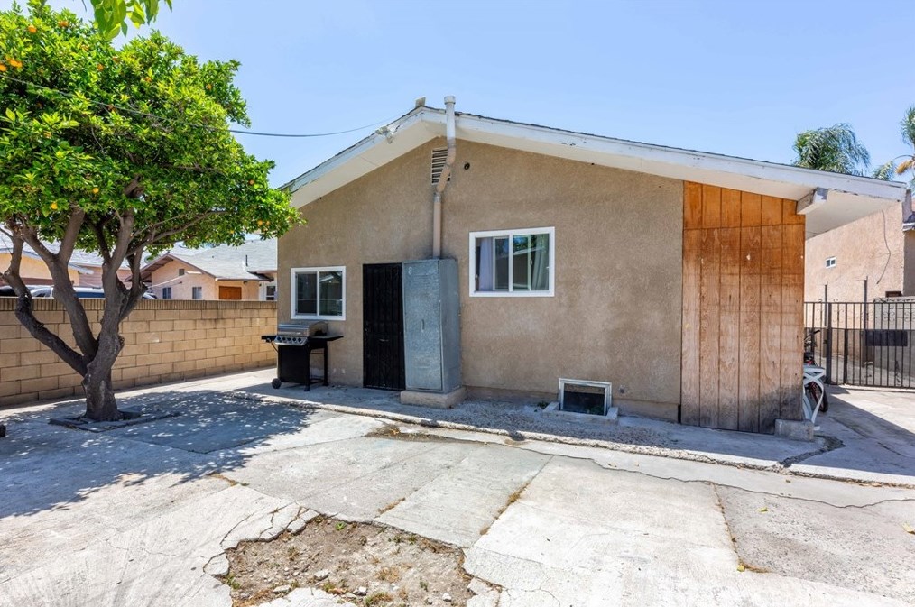 414 Emily St, Anaheim CA  92805-4734 exterior