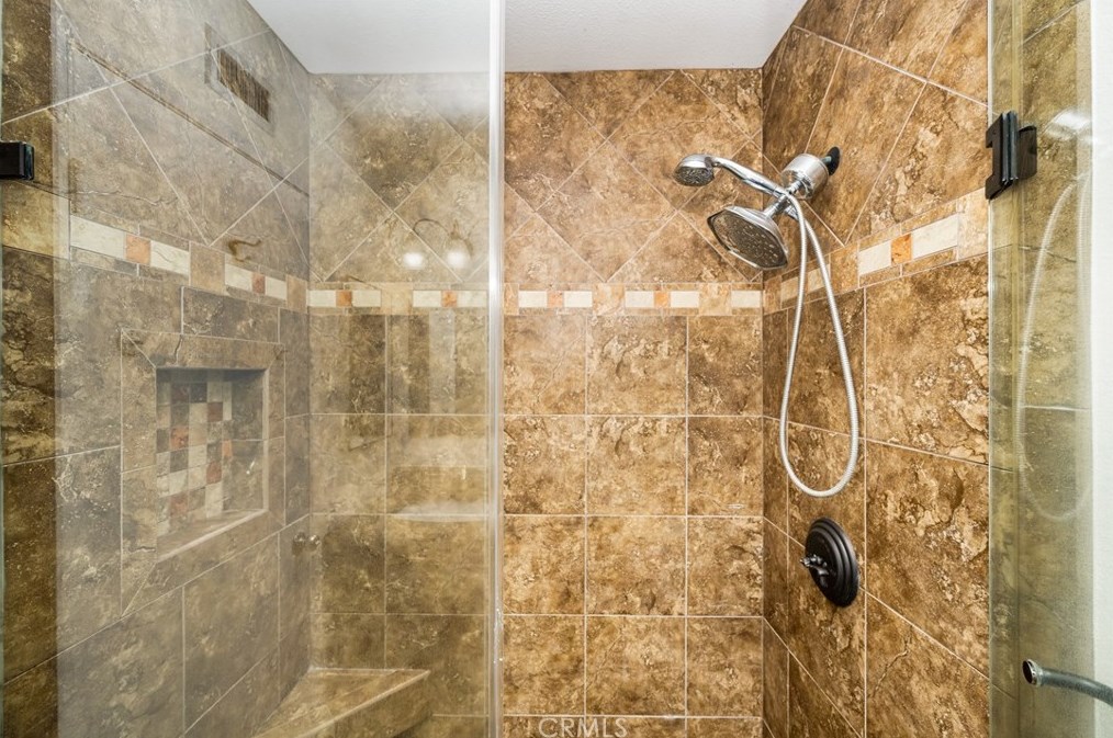 2100 Wellington Ave, Santa Ana CA 92701-3183 exterior