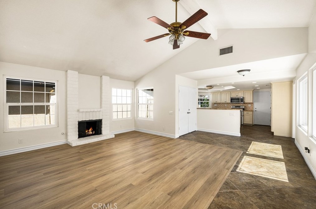 2100 Wellington Ave, Santa Ana CA 92701-3183 exterior