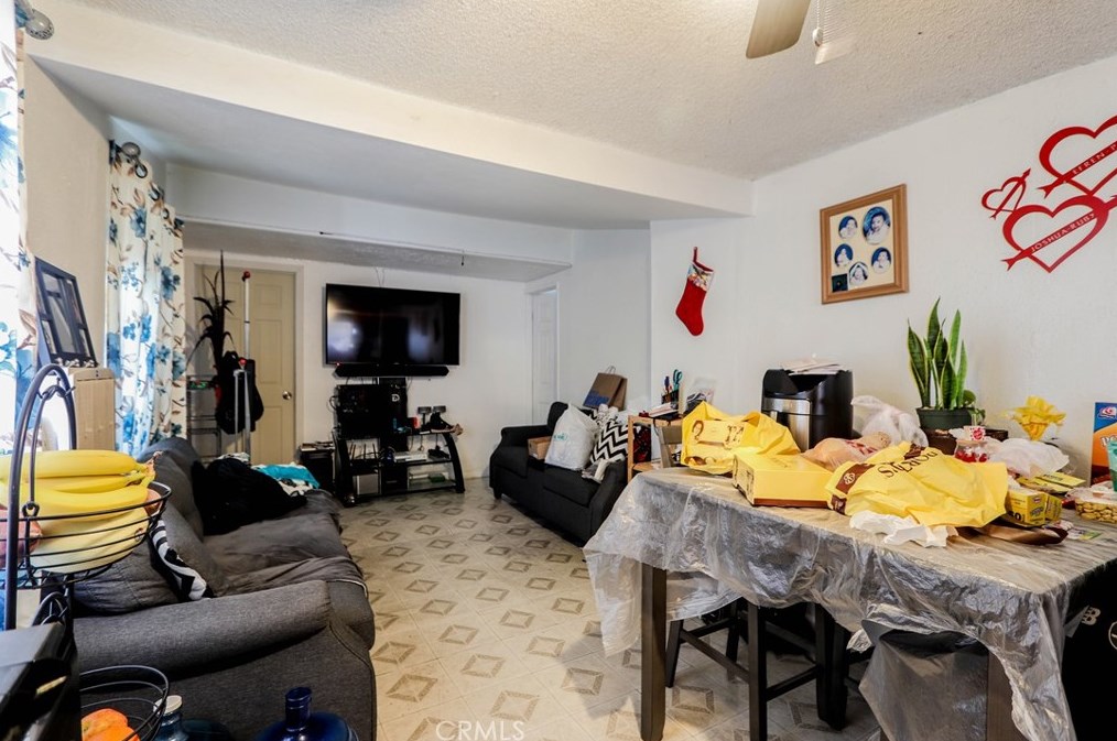 3959 Wallace St, Riverside CA  92509-6840 exterior