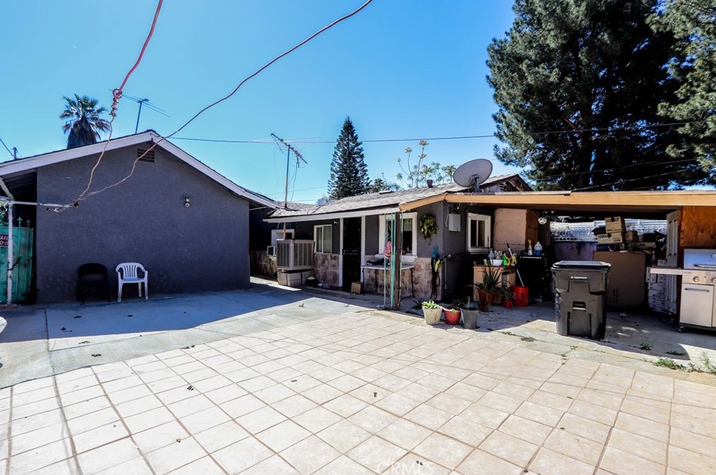 3959 Wallace St, Riverside CA  92509-6840 exterior