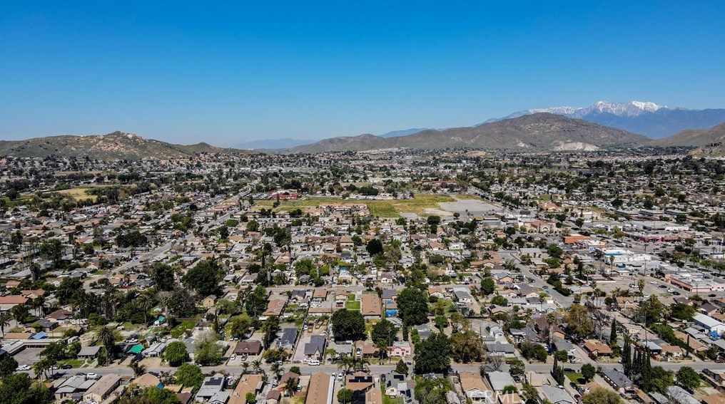 3959 Wallace St, Riverside CA  92509-6840 exterior