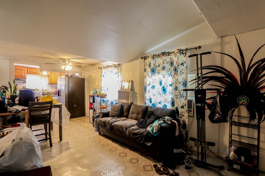 3959 Wallace St, Riverside CA  92509-6840 exterior