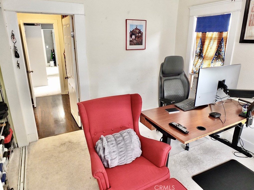 742 Toledo Walk, Long Beach CA  90813-4915 exterior