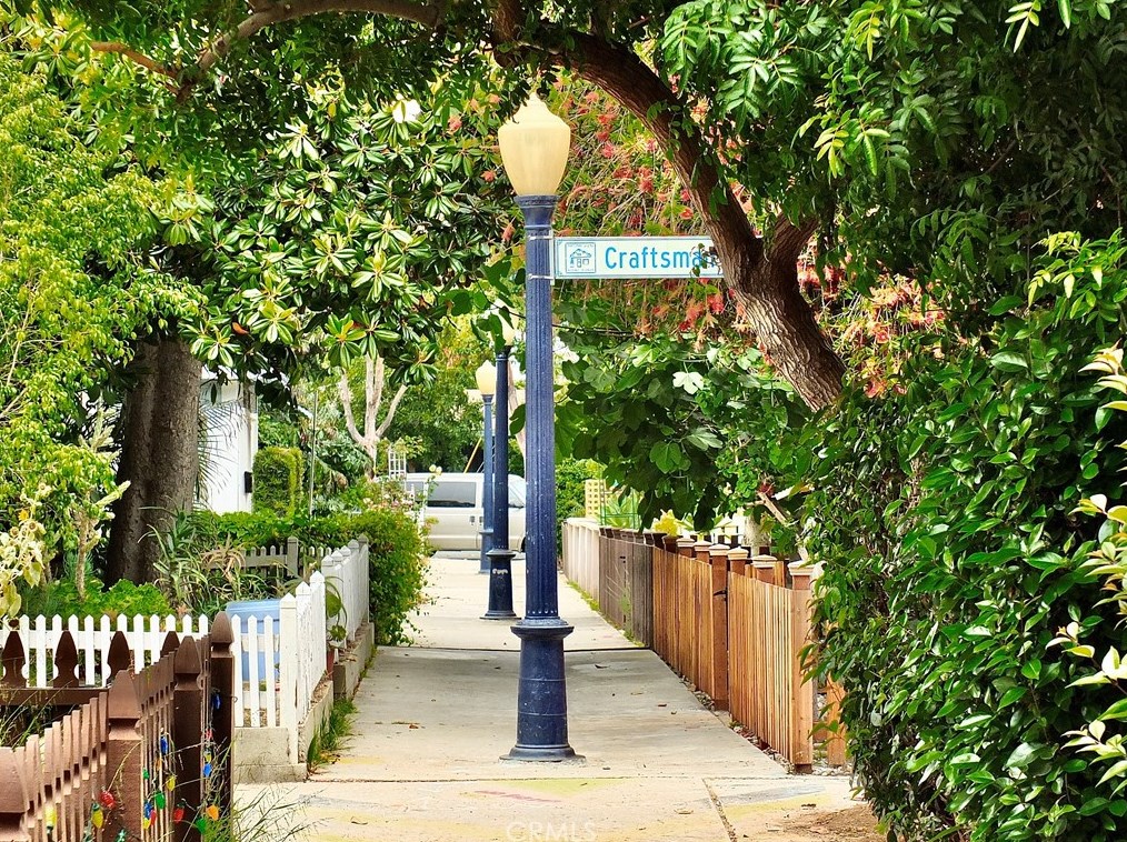 742 Toledo Walk, Long Beach CA  90813-4915 exterior