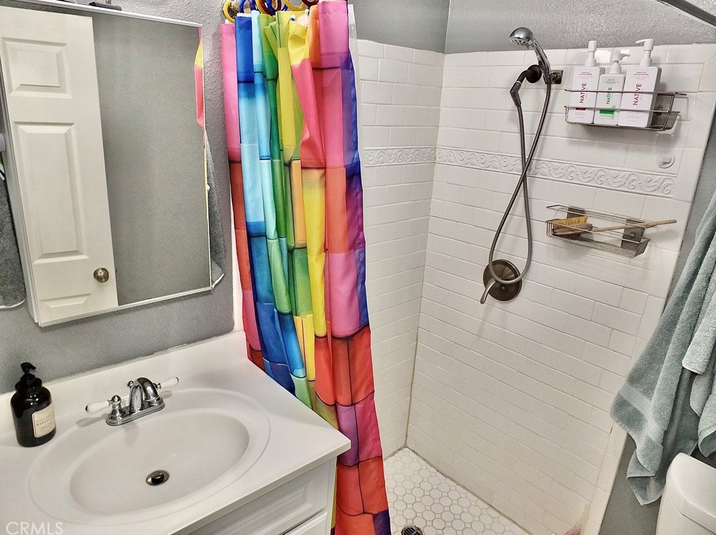 742 Toledo Walk, Long Beach CA  90813-4915 exterior