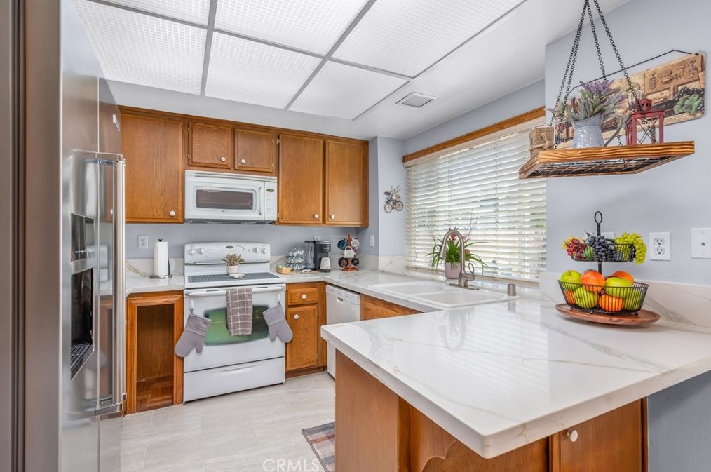 2437 Sandpiper Pl, Ontario CA  91761-6249 exterior