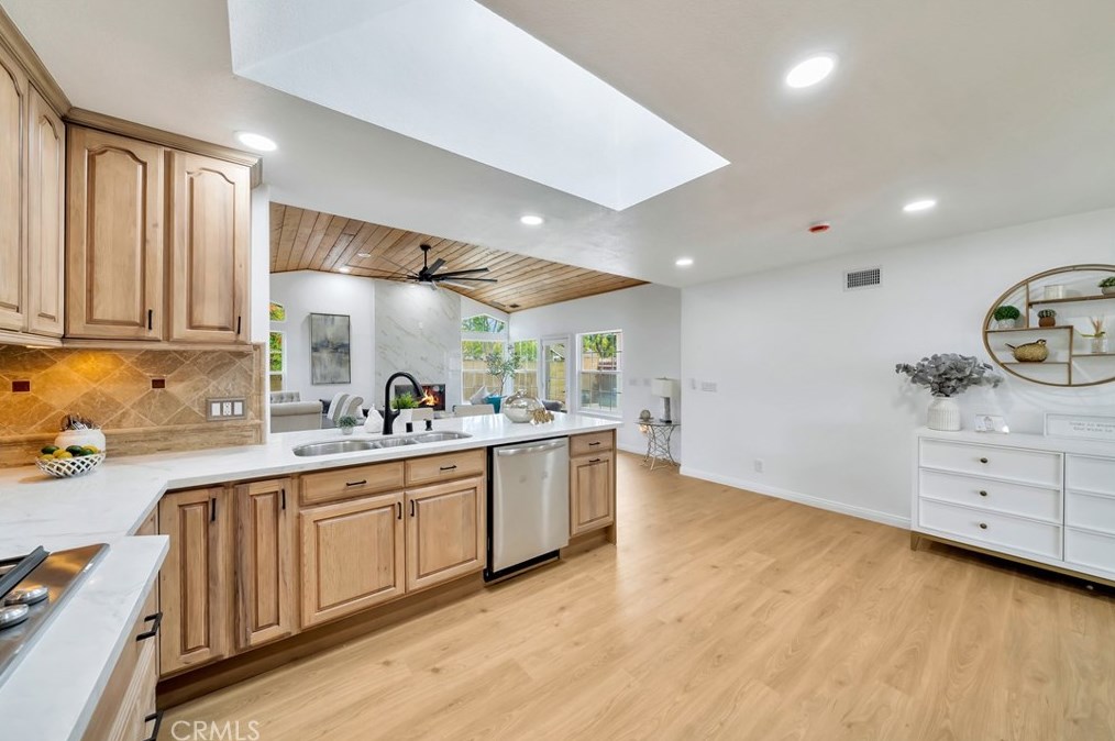 4831 Redbluff Cir, Irvine CA  92604-2475 exterior
