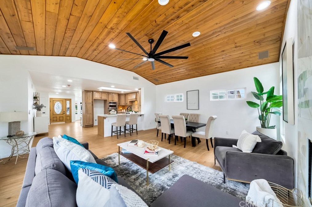 4831 Redbluff Cir, Irvine CA  92604-2475 exterior