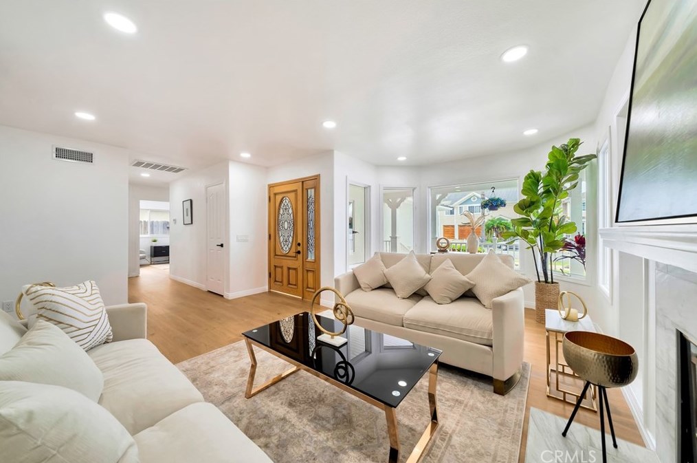 4831 Redbluff Cir, Irvine CA  92604-2475 exterior