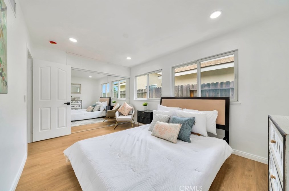 4831 Redbluff Cir, Irvine CA  92604-2475 exterior