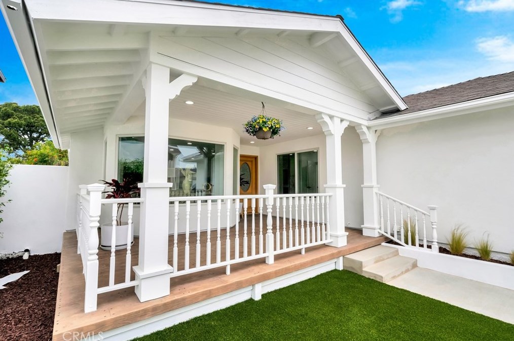 4831 Redbluff Cir, Irvine CA  92604-2475 exterior
