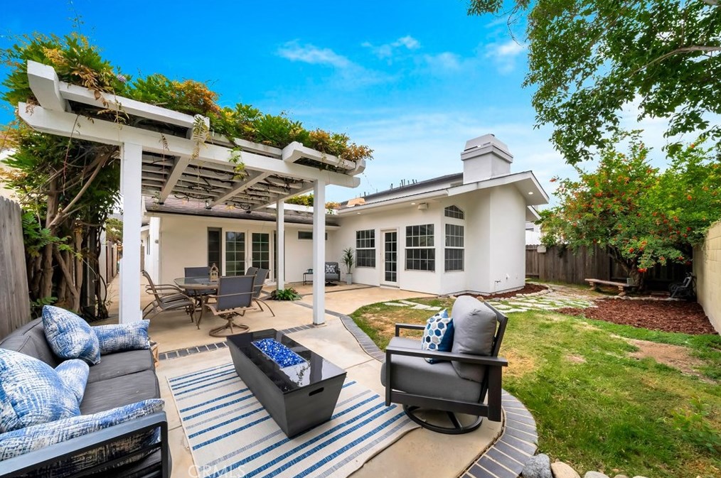 4831 Redbluff Cir, Irvine CA  92604-2475 exterior