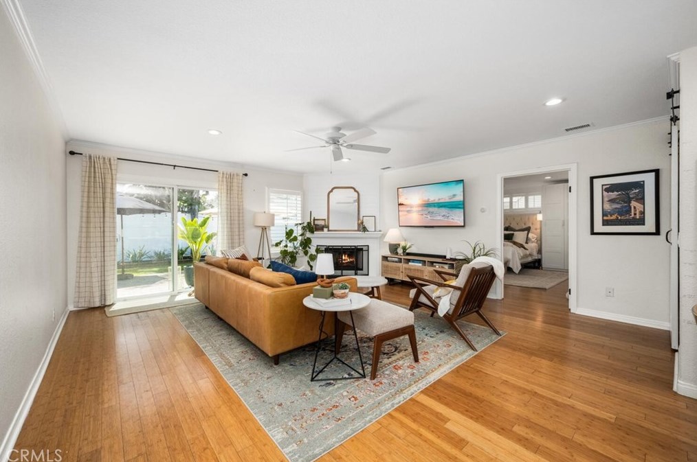 4924 Ferro St, Long Beach CA  90815-2738 exterior