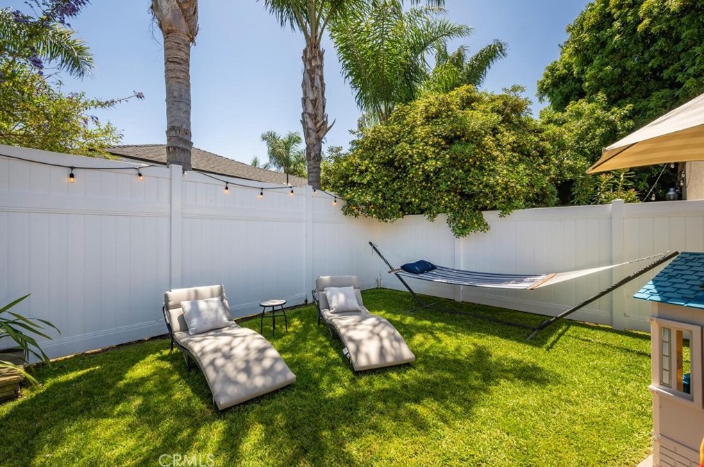 4924 Ferro St, Long Beach CA  90815-2738 exterior