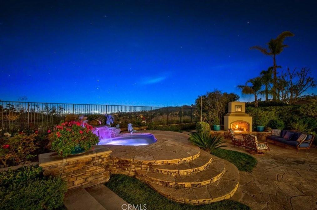 2424 San Miguel Dr, Orange CA  92867-8600 exterior