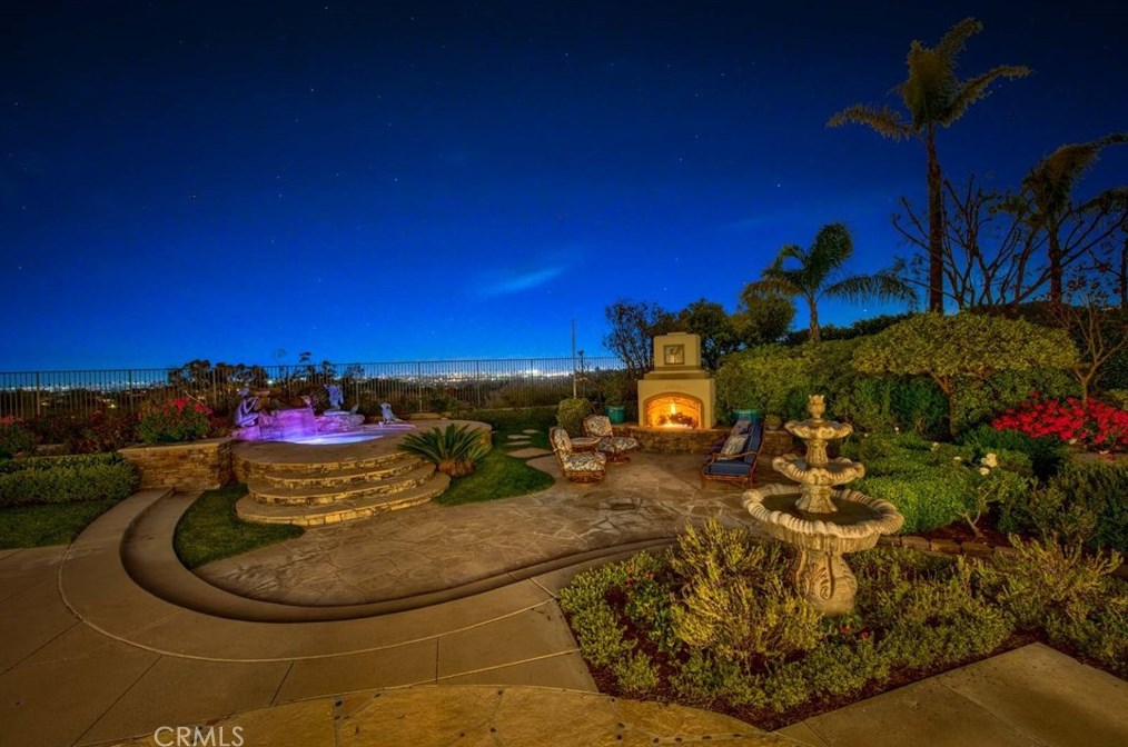 2424 San Miguel Dr, Orange CA  92867-8600 exterior