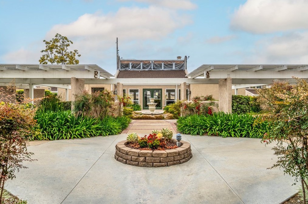 2900 Madison Ave, Fullerton CA 92831-2262 exterior