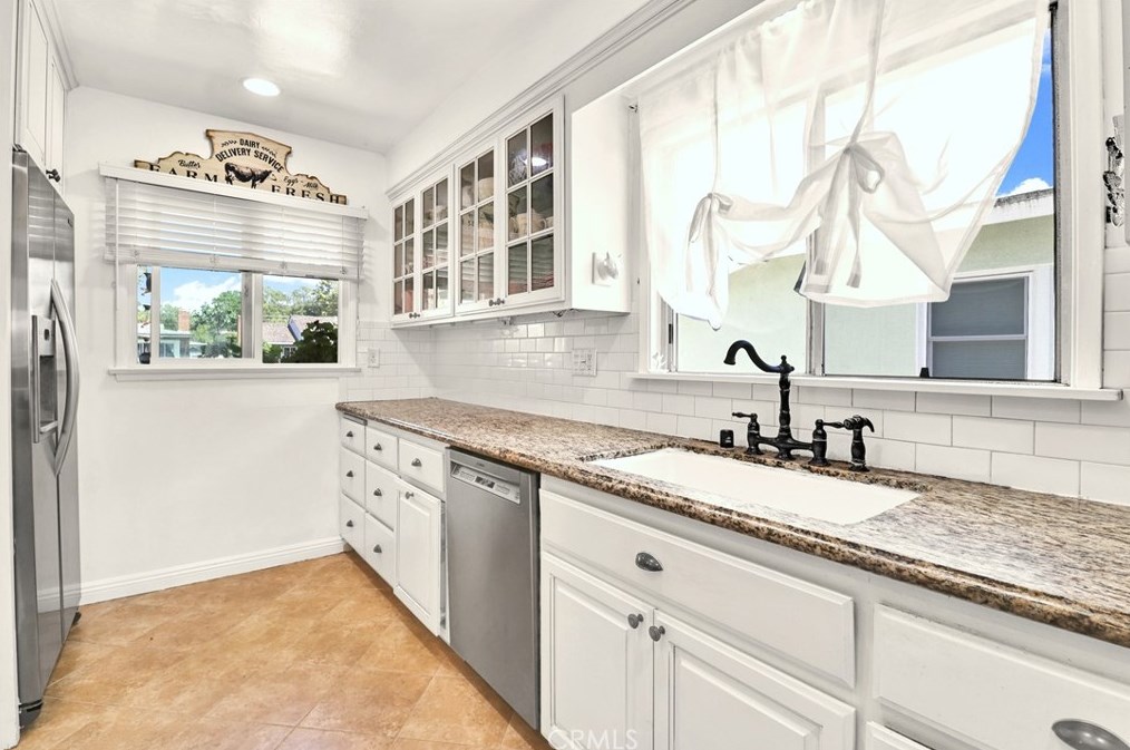 2929 Petaluma Ave, Long Beach CA  90815-1616 exterior