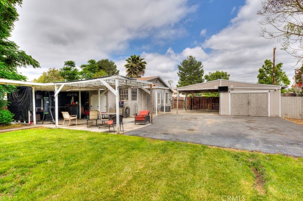 10232 Keller Ave, Riverside CA 92503-2202 exterior