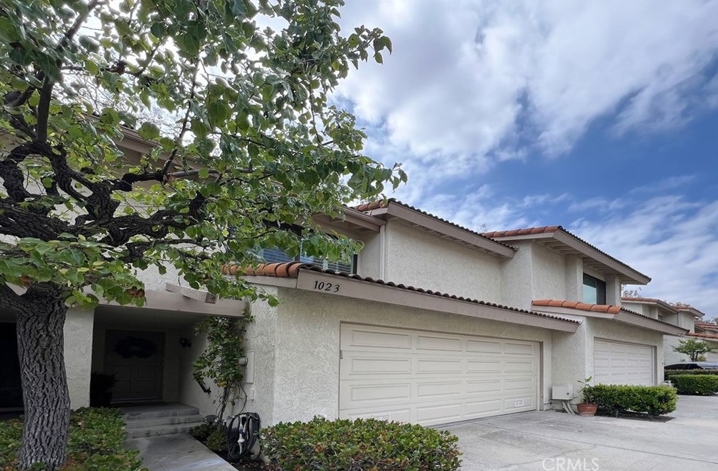 1023 Creekside Dr, Fullerton CA  92833-5011 exterior