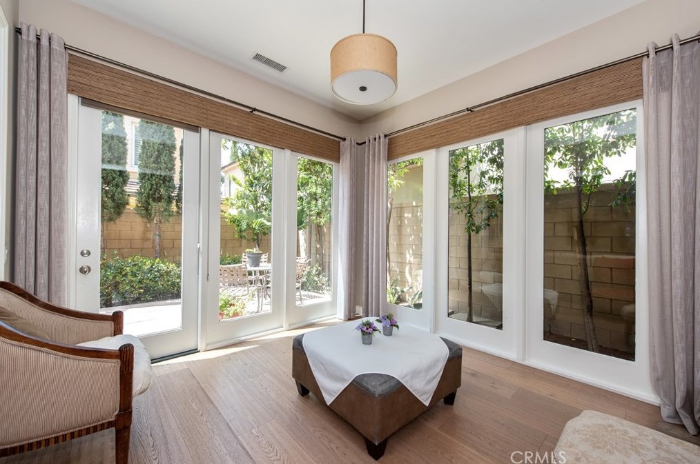 61 Thornapple, Irvine CA  92620-3337 exterior