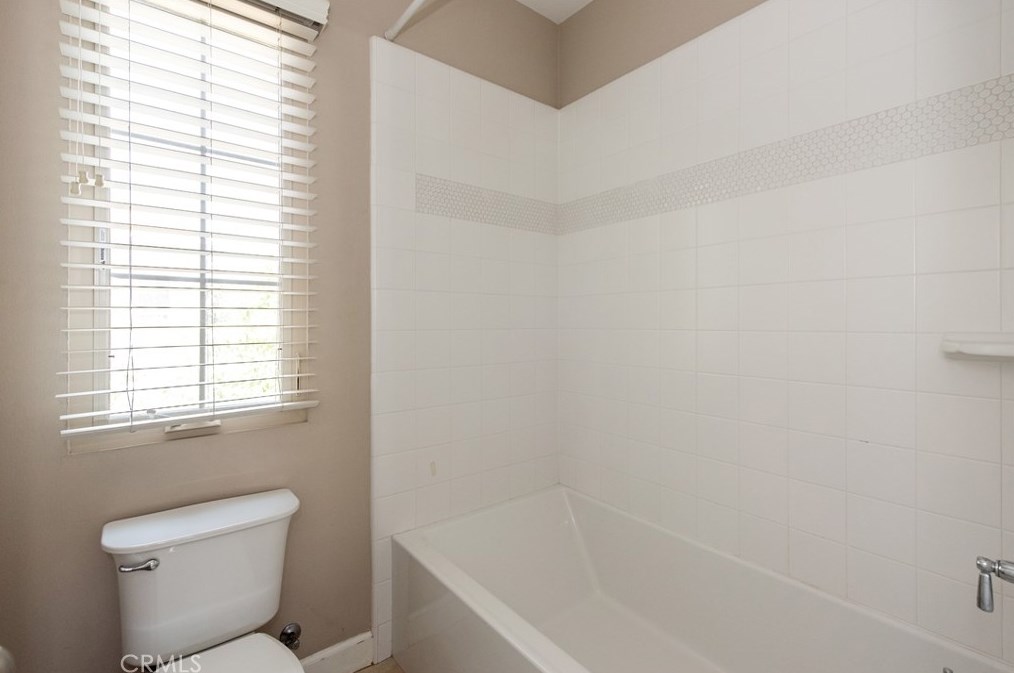 61 Thornapple, Irvine CA  92620-3337 exterior