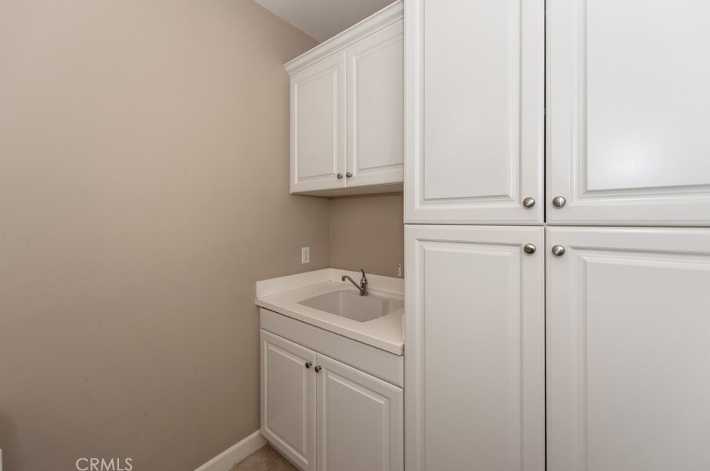 61 Thornapple, Irvine CA  92620-3337 exterior