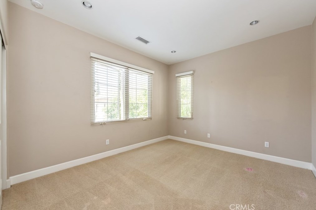 61 Thornapple, Irvine CA  92620-3337 exterior